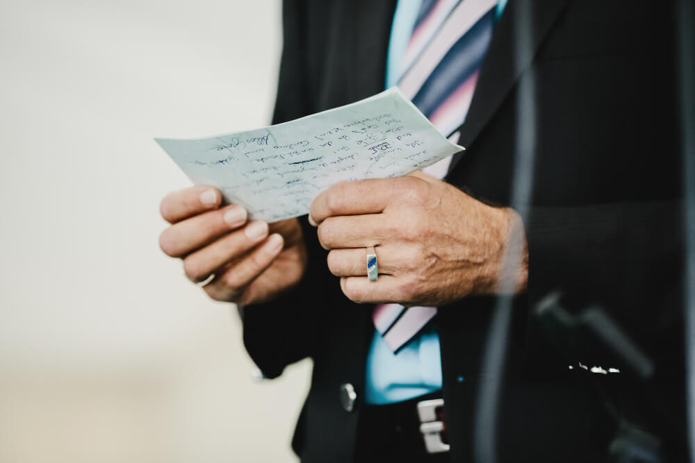 Chèque du Trésor Public (Impôts) au nom d'une personne décédée.