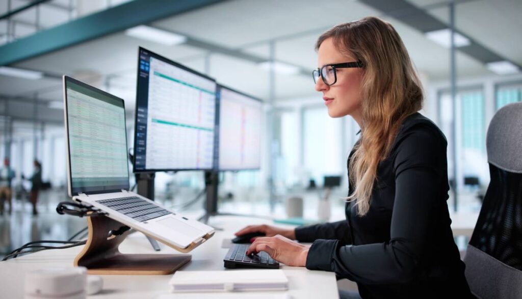 Expert-comptable en ligne : pilotez votre entreprise en temps réel 1