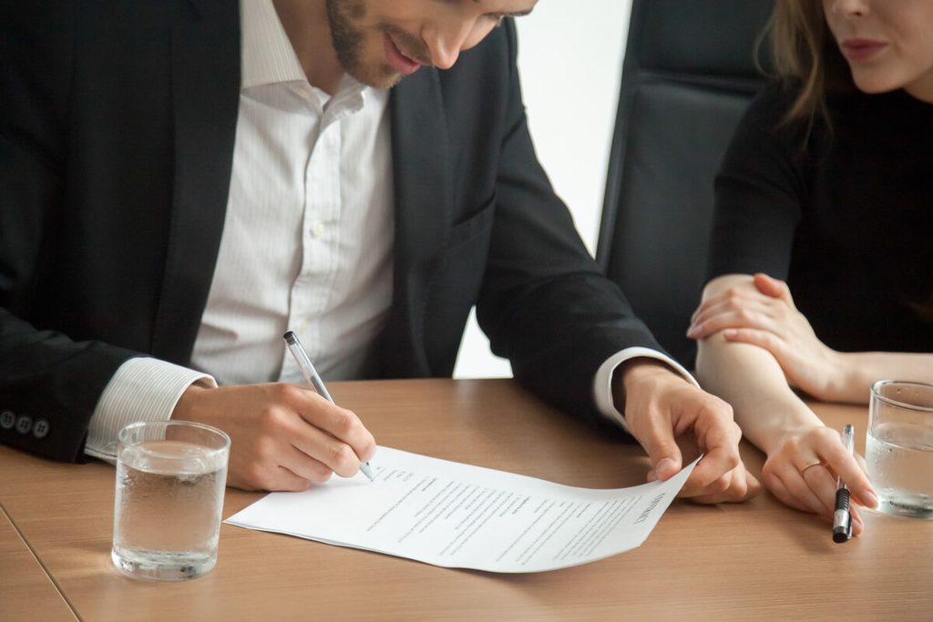 Durée maximale d'une prestation de service : règles, limites et contrat 4 Consultation juridique pour éviter le risque de requalification d'une prestation longue en contrat de travail.