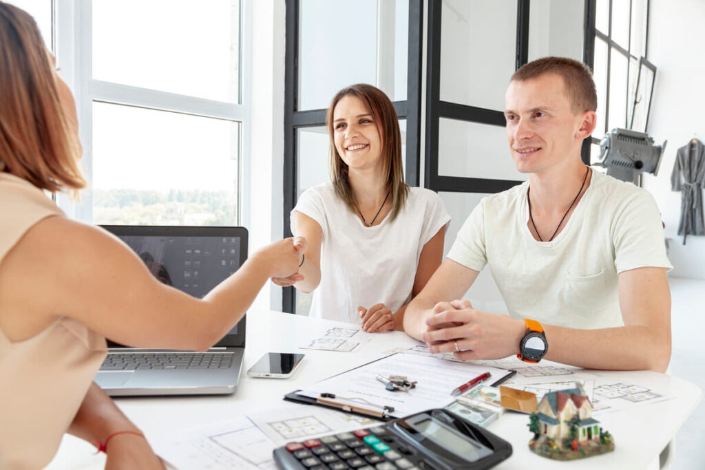 Simulation financière du remboursement d'un crédit immobilier pour un studio étudiant.