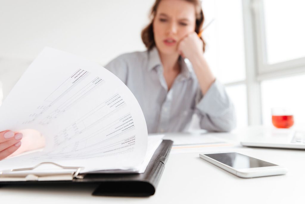 Condamné à payer mais insolvable : solutions, recours et protections 4 Dépôt d'un dossier de surendettement auprès de la commission de la Banque de France.