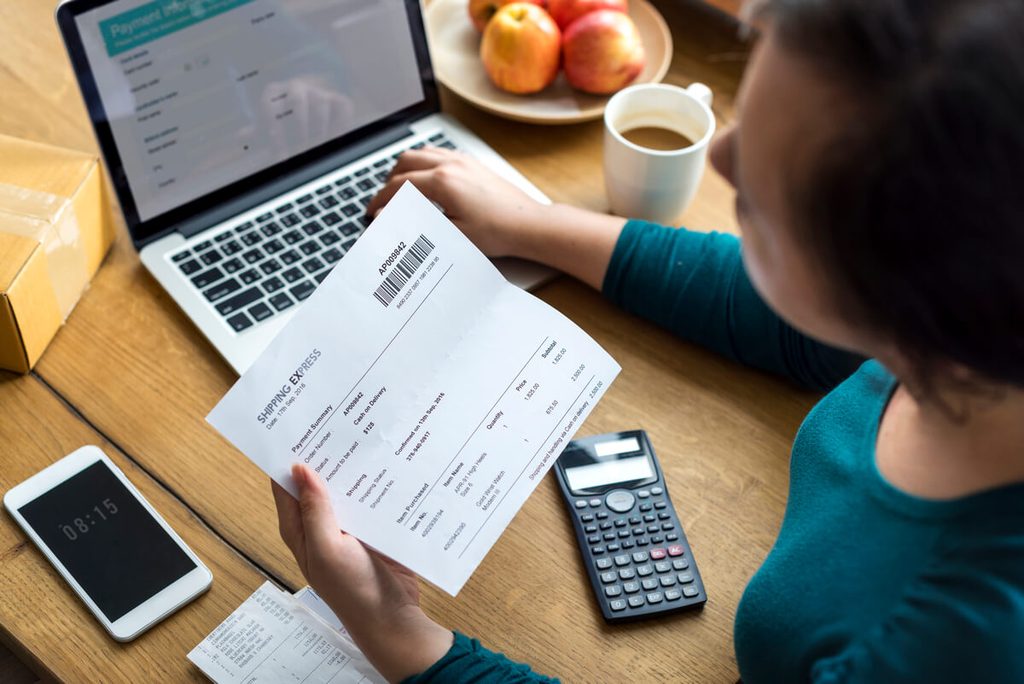 Définition de la proratisation : calcul, formule, paie, facture et exemples 3 Facture d'abonnement avec ligne de régularisation calculée au prorata temporis.