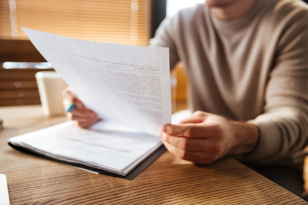 Contrôle URSSAF : témoignages, déroulement réel et conseils d'experts 3 Lettre d'observations de l'URSSAF et préparation de la réponse contradictoire sous 30 jours.
