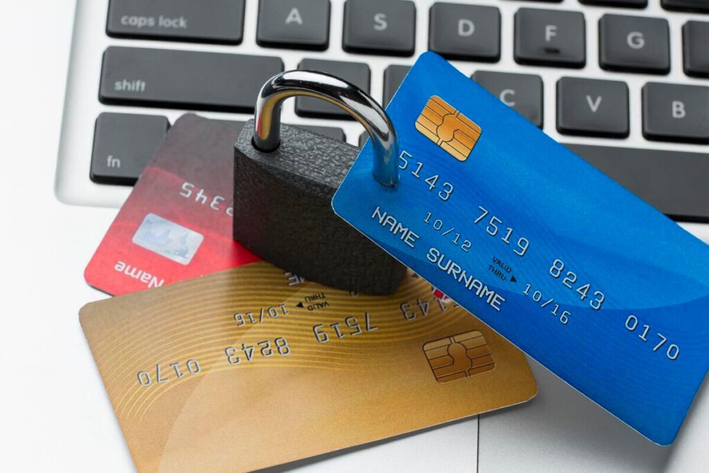 Blocage de carte bancaire par téléphone auprès du service d'opposition fraude.